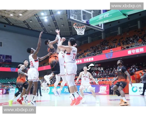 山东高速男篮第四外援琼斯抵济,将接受体检并办理注册手续 山东高速男篮第四外援琼斯抵济,将接受体检并办理注册手续